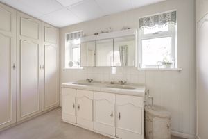 Dressing Room/ Ensuite- click for photo gallery